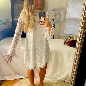 Beautiful white dress with bell sleeves Europe/US/CA/MX all considered Medium